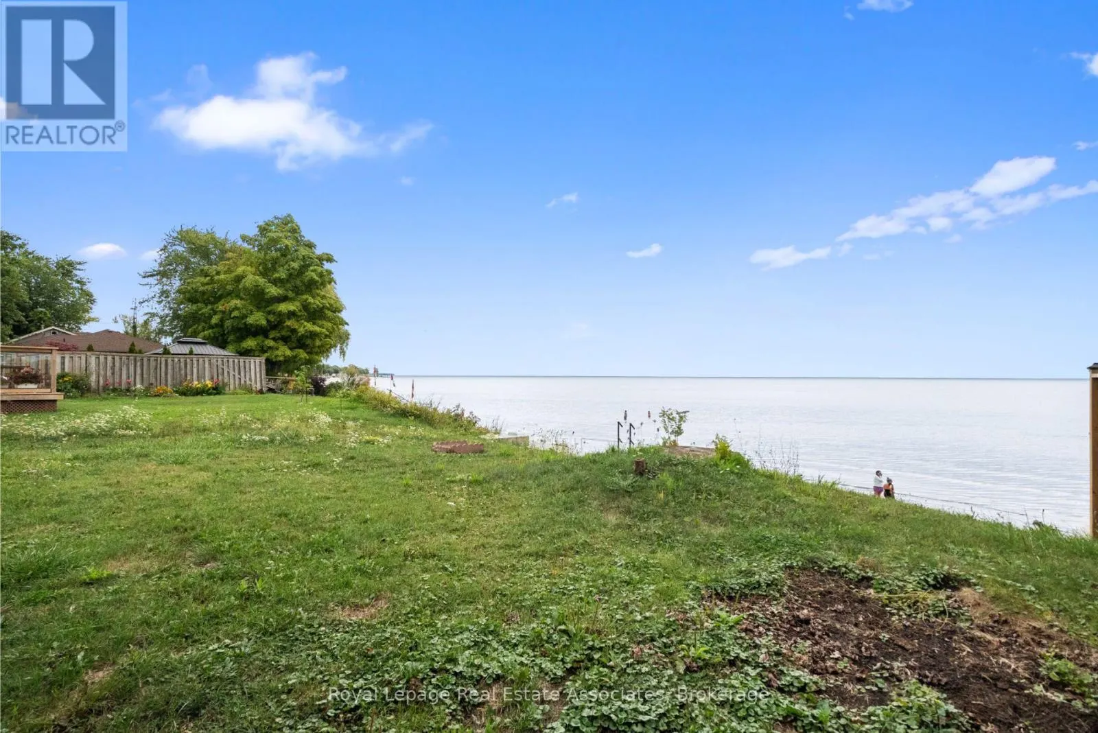 2580 LAKESHORE ROAD