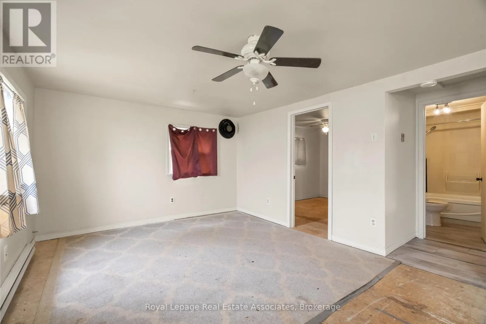 2580 LAKESHORE ROAD