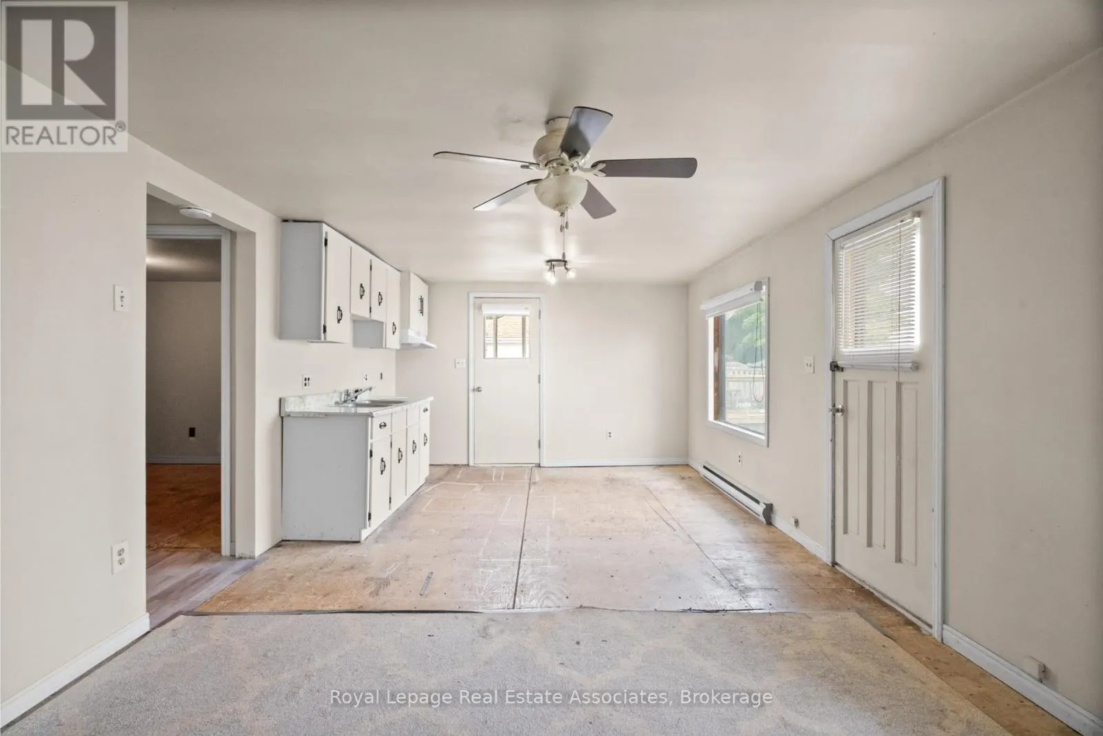 2580 LAKESHORE ROAD