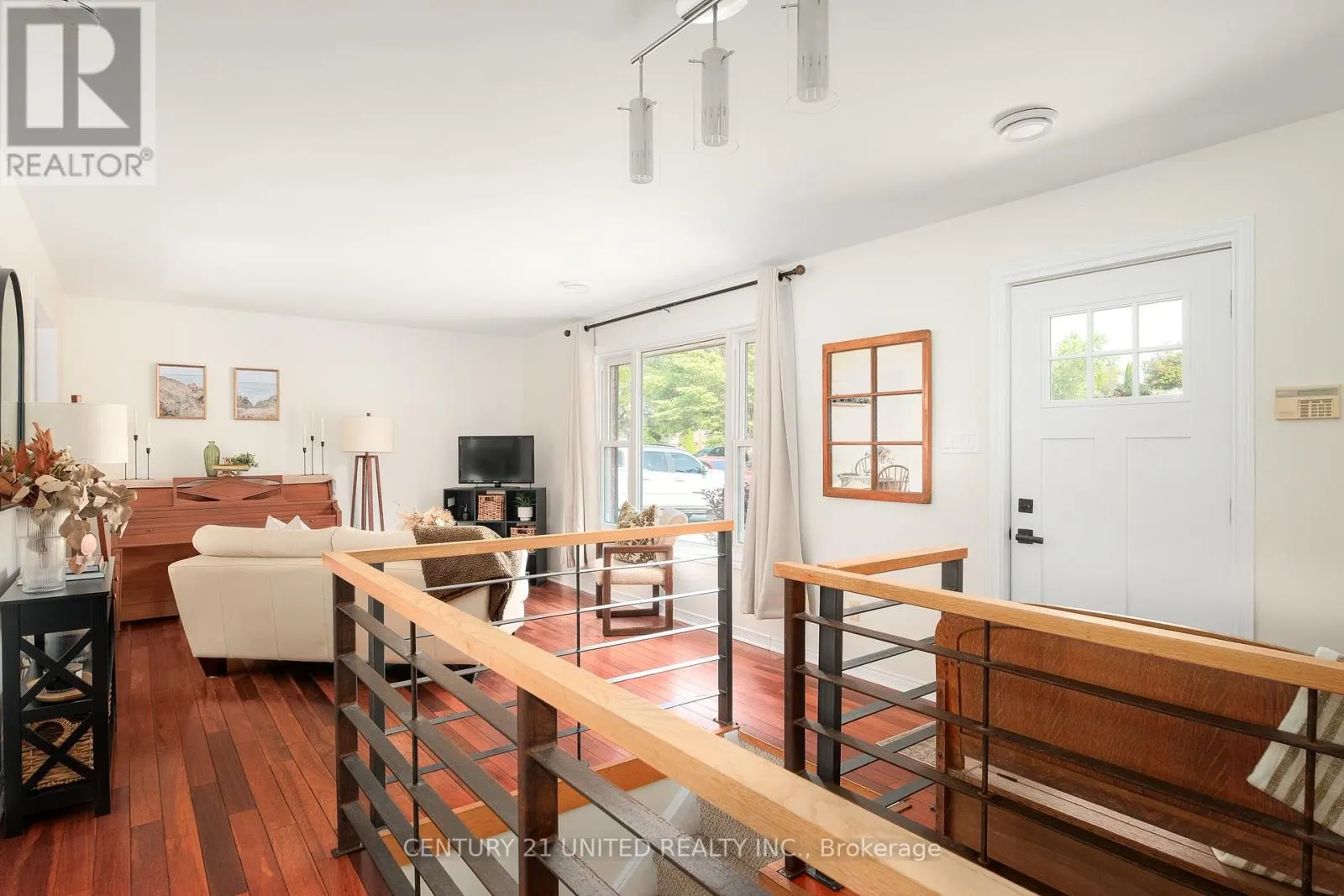 1600 REDWOOD DRIVE