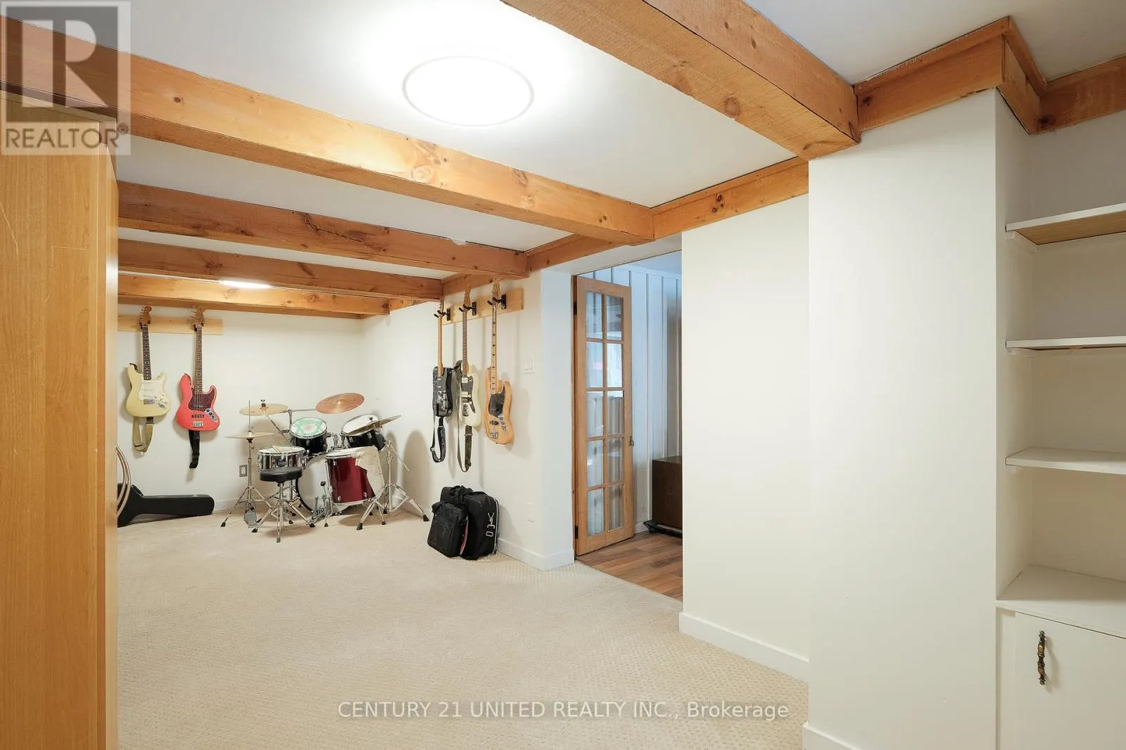 1600 REDWOOD DRIVE