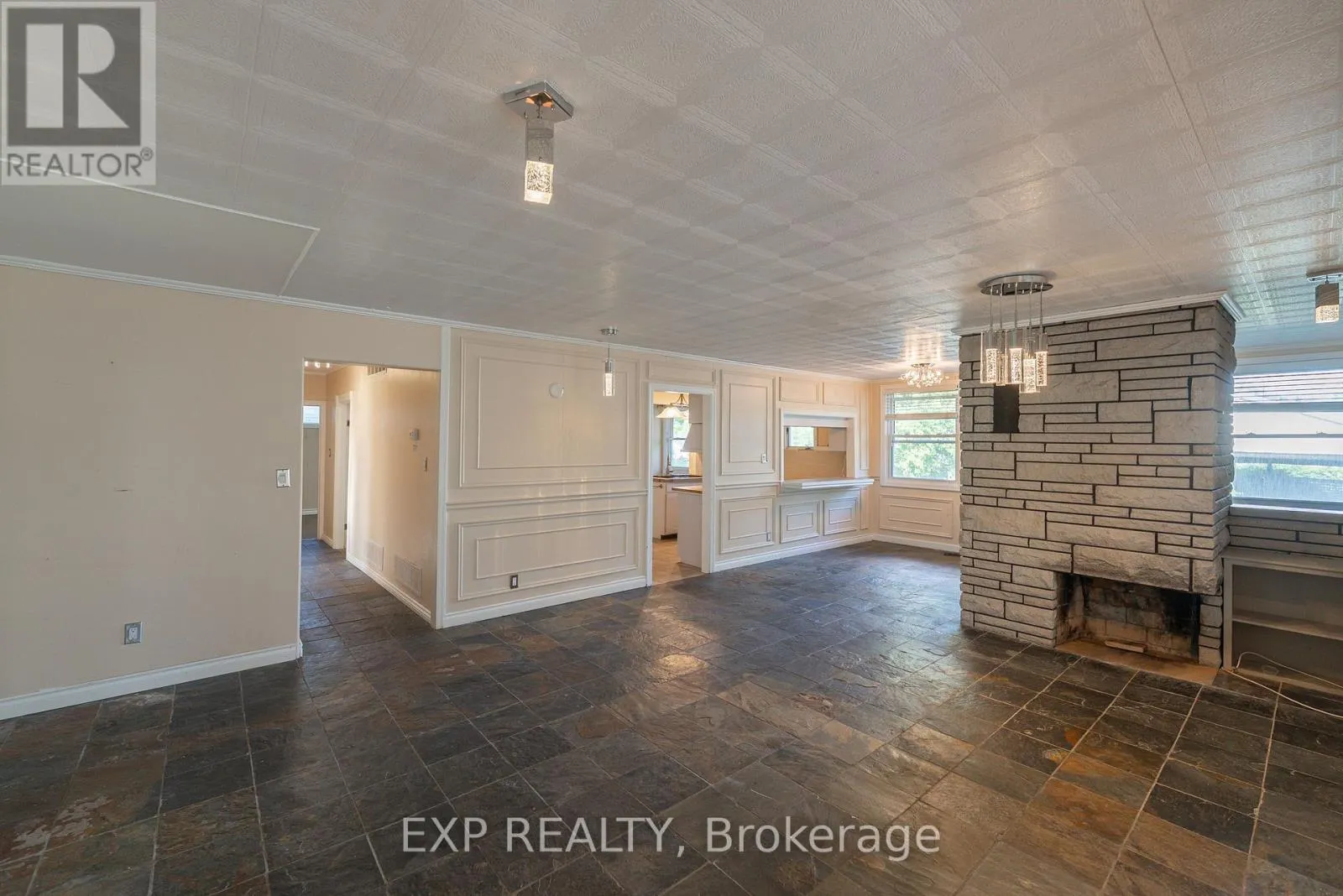 6 ROSEMOUNT DRIVE