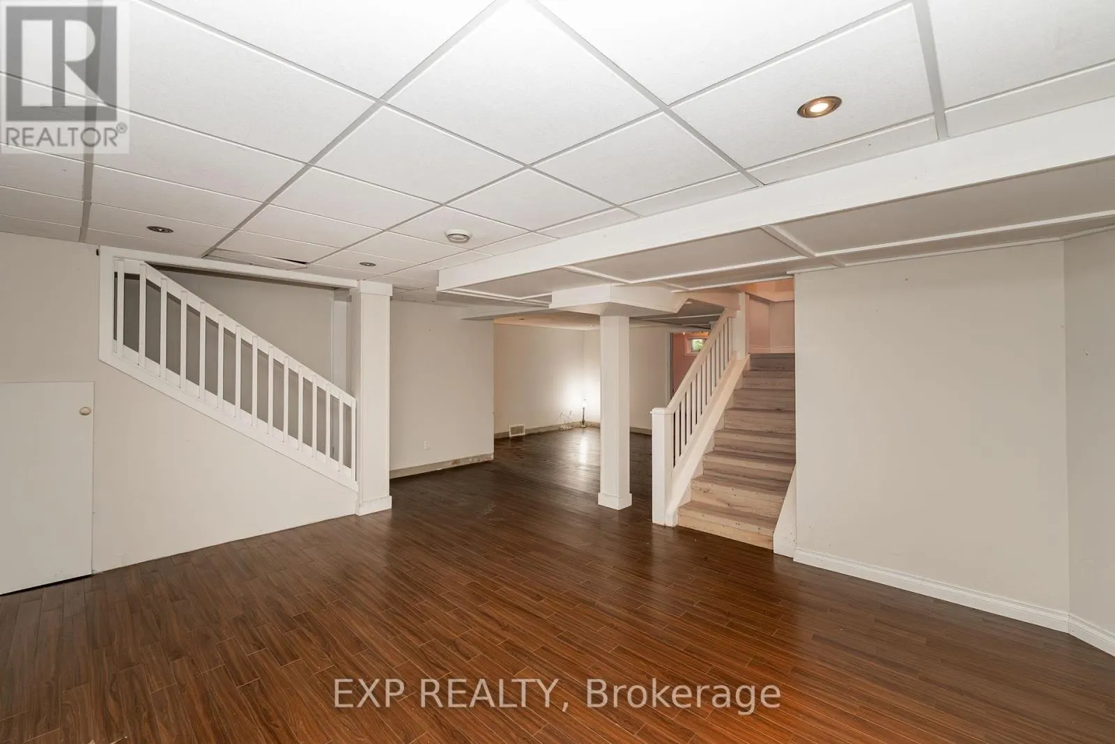 6 ROSEMOUNT DRIVE