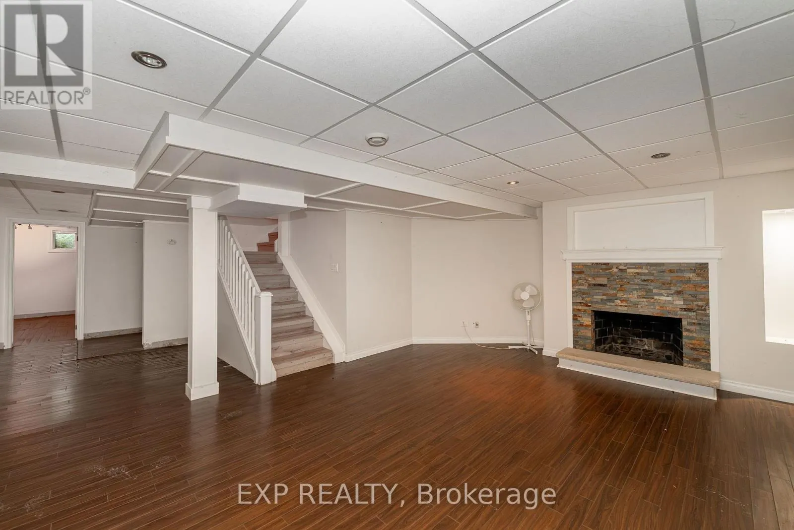 6 ROSEMOUNT DRIVE