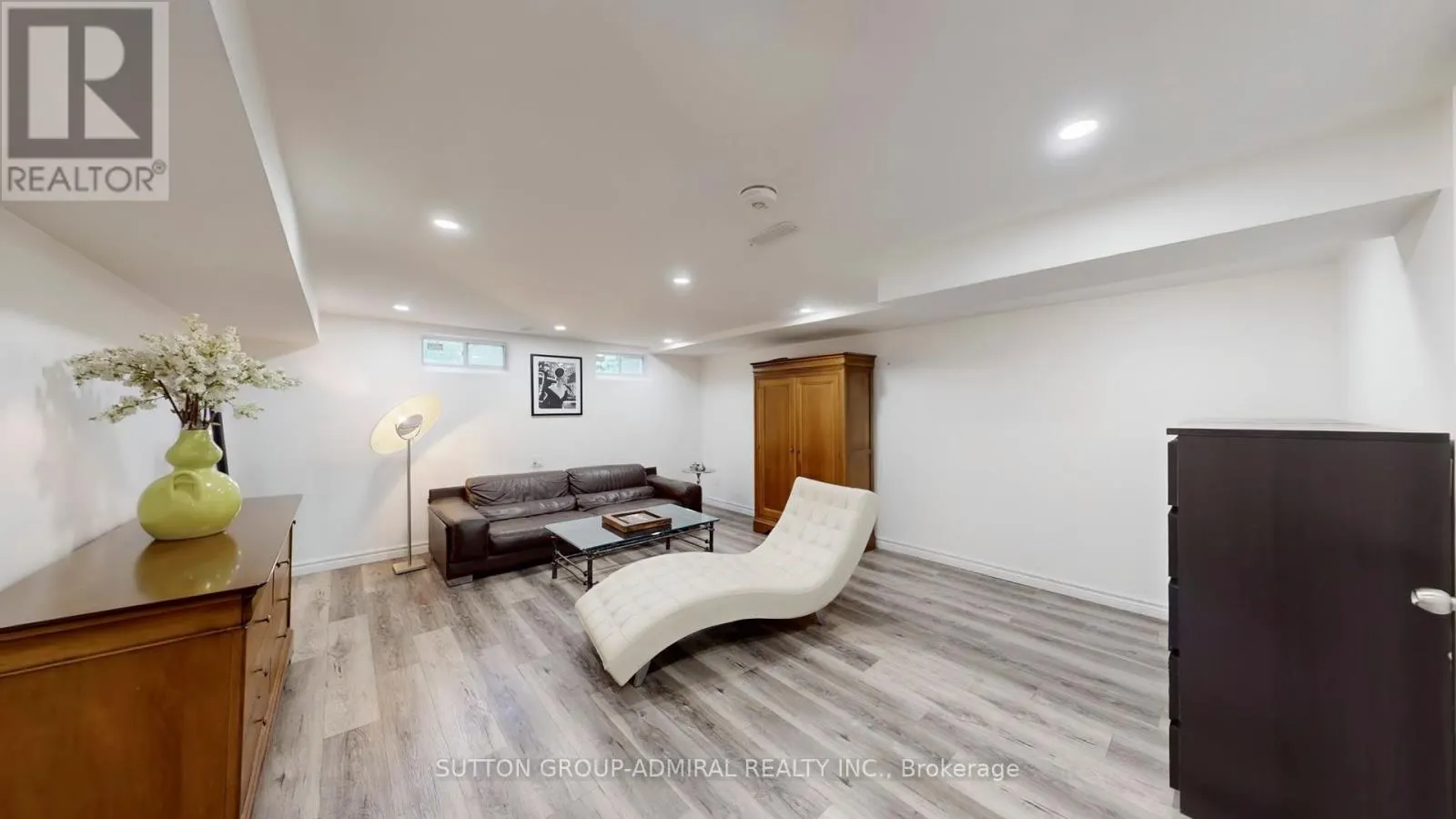 9767 NIAGARA RIVER PARKWAY