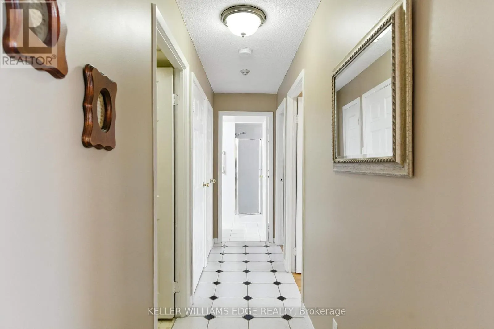 807 - 9 BONHEUR COURT