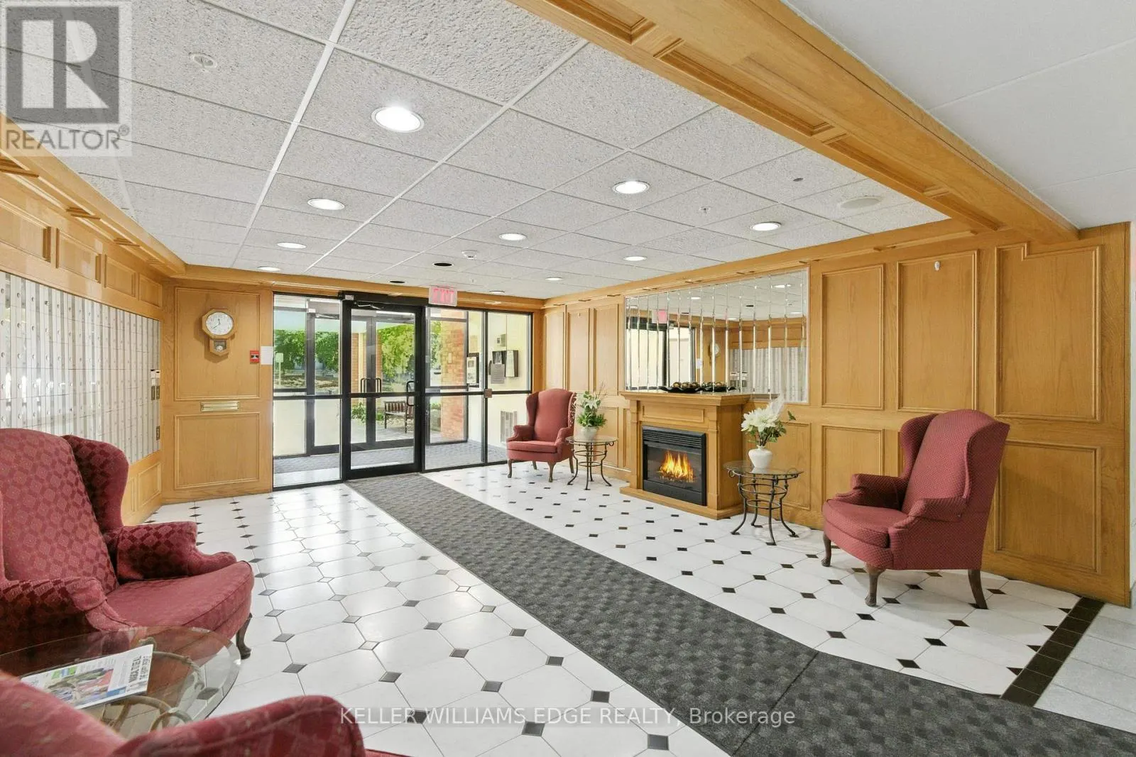 807 - 9 BONHEUR COURT