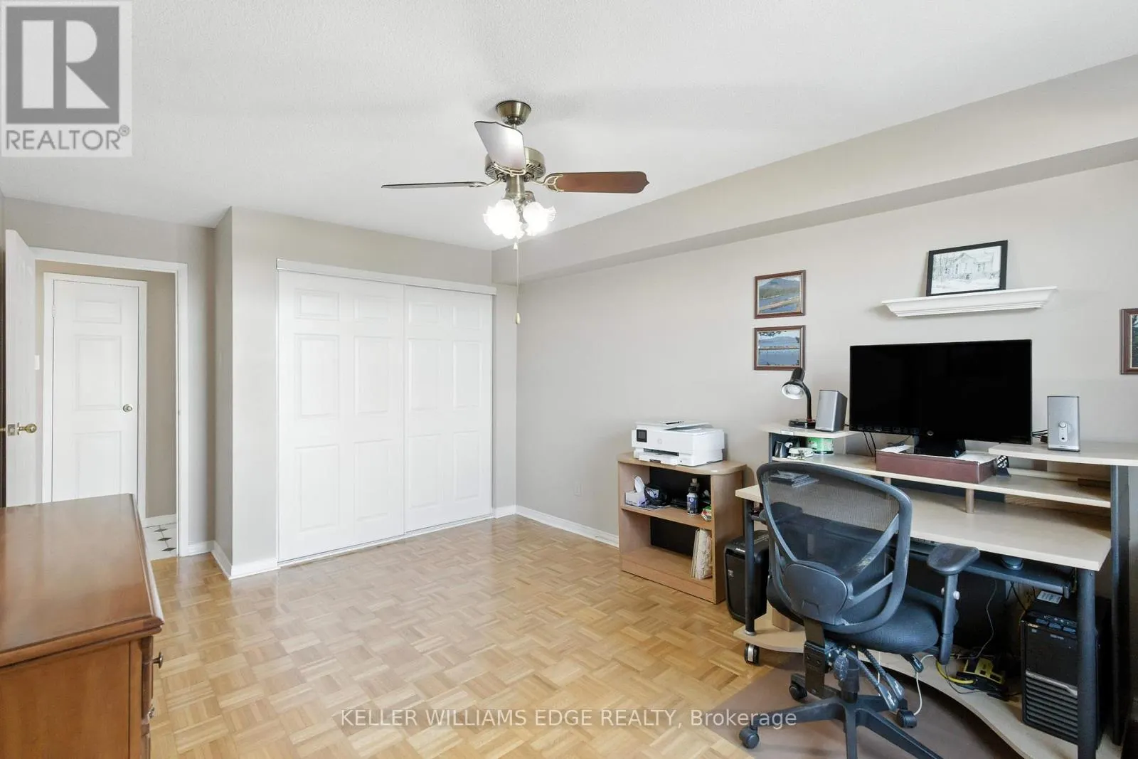 807 - 9 BONHEUR COURT