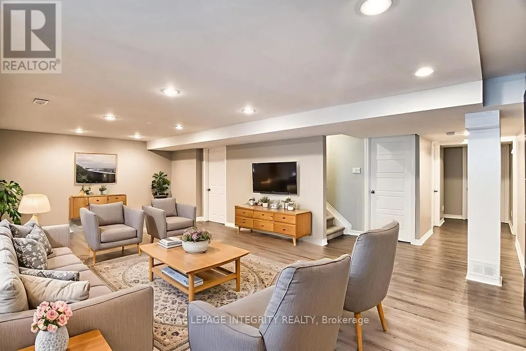 904 NETTLESHIP COURT