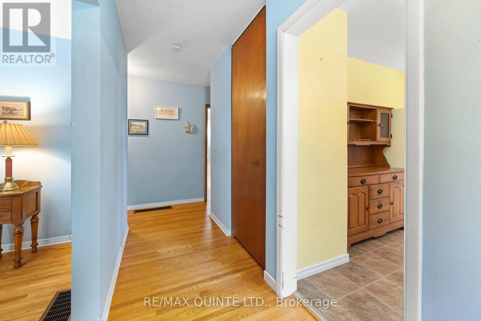 263 COLLEGE STREET W