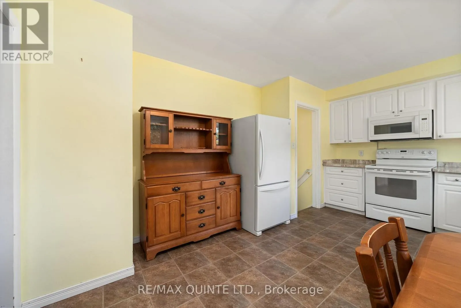 263 COLLEGE STREET W