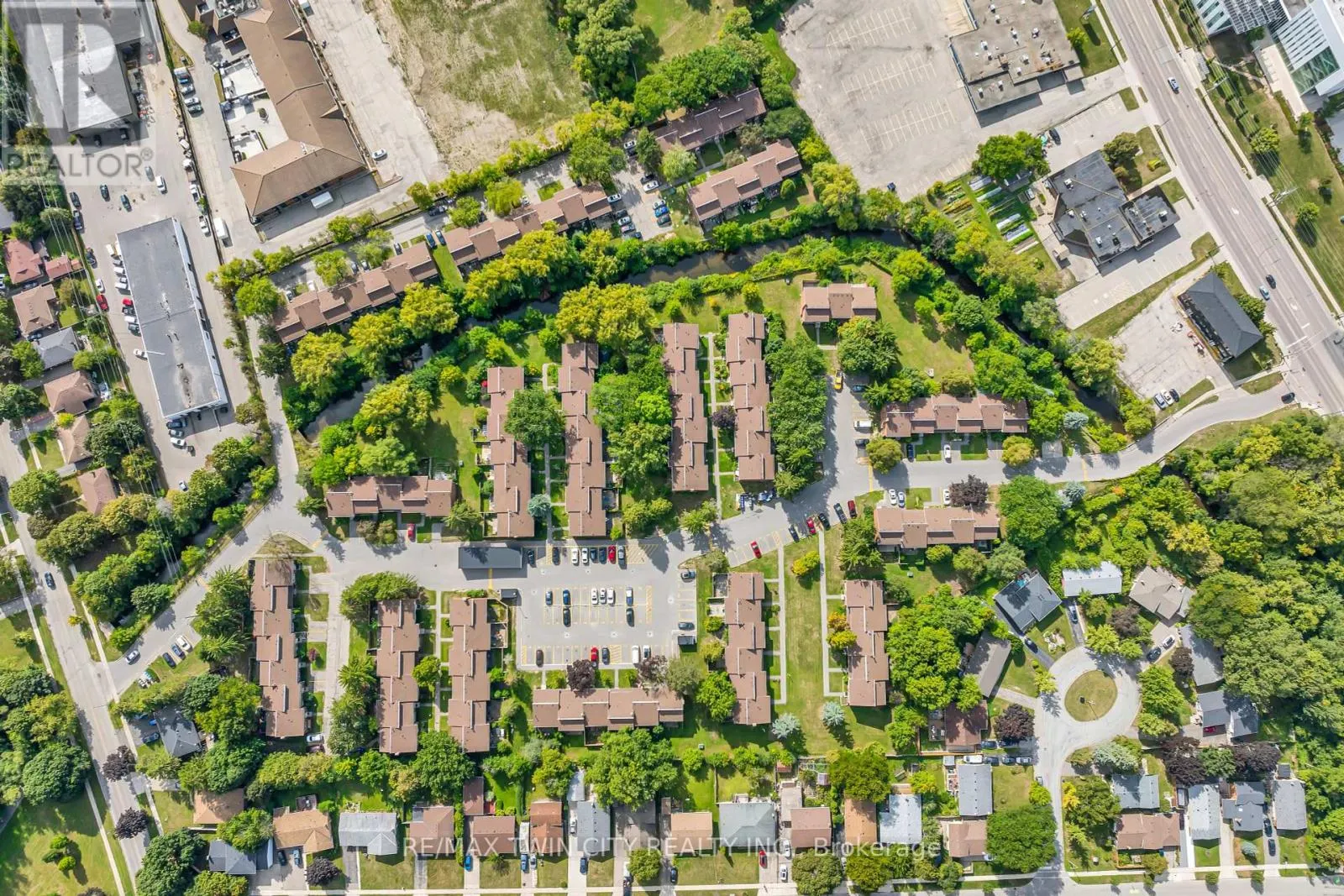 101 - 121 UNIVERSITY AVENUE E