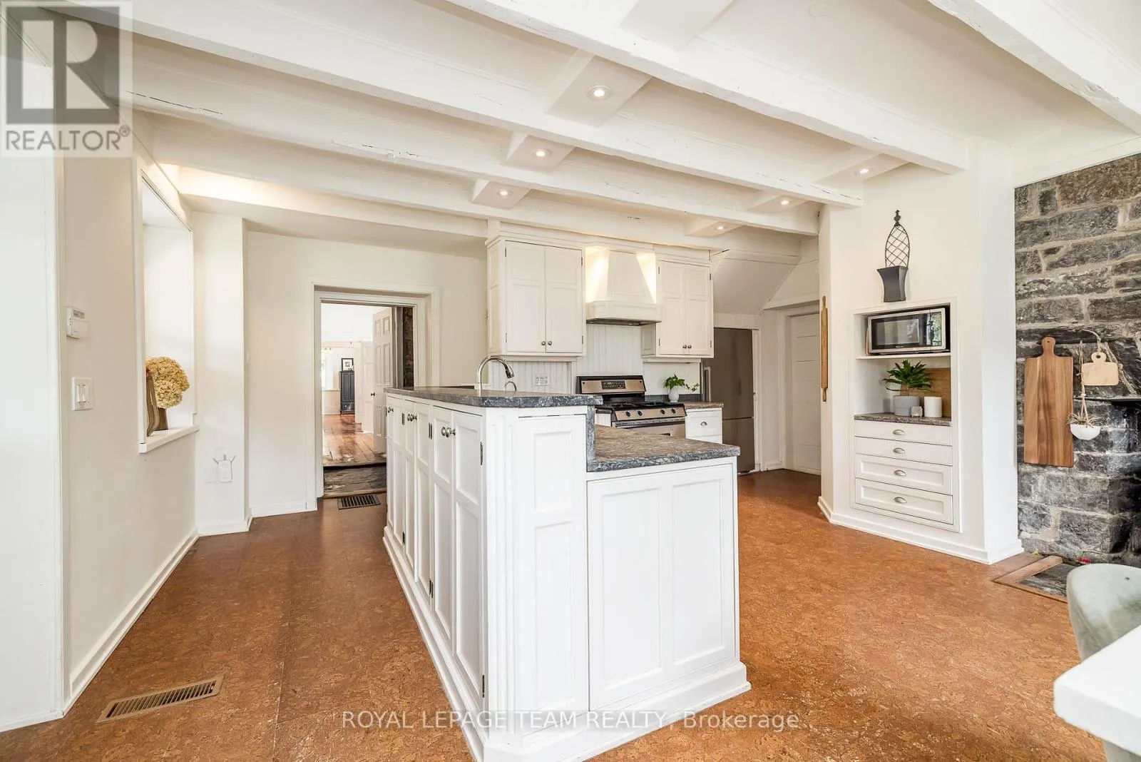 492 RIVER ROAD