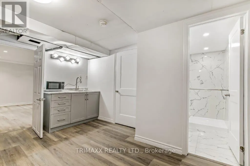 5 ALDERSBROOK CRESCENT