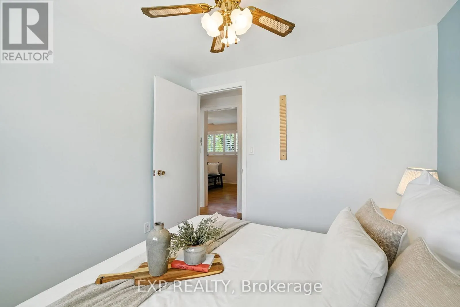 52 BAYVIEW CRESCENT