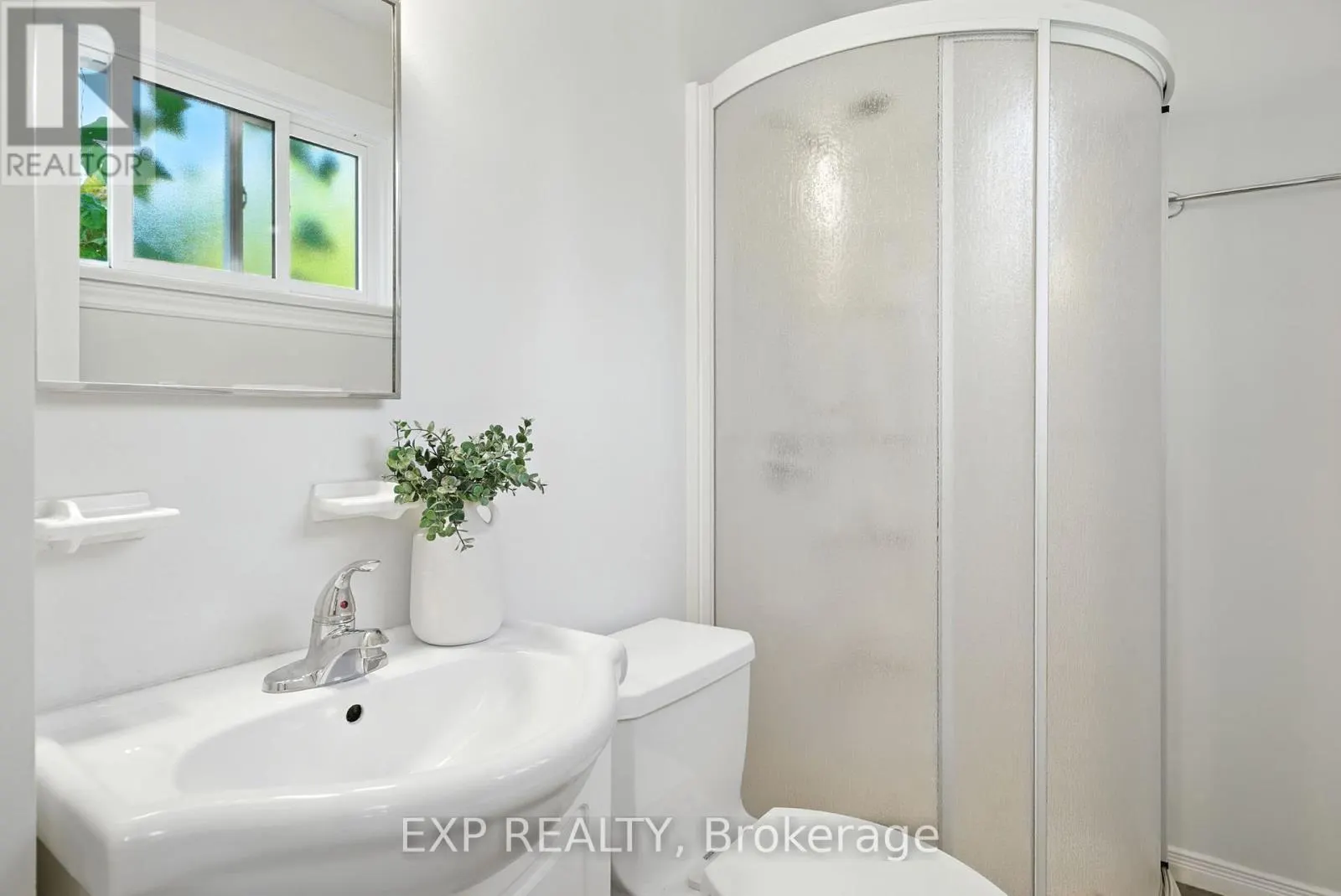 52 BAYVIEW CRESCENT