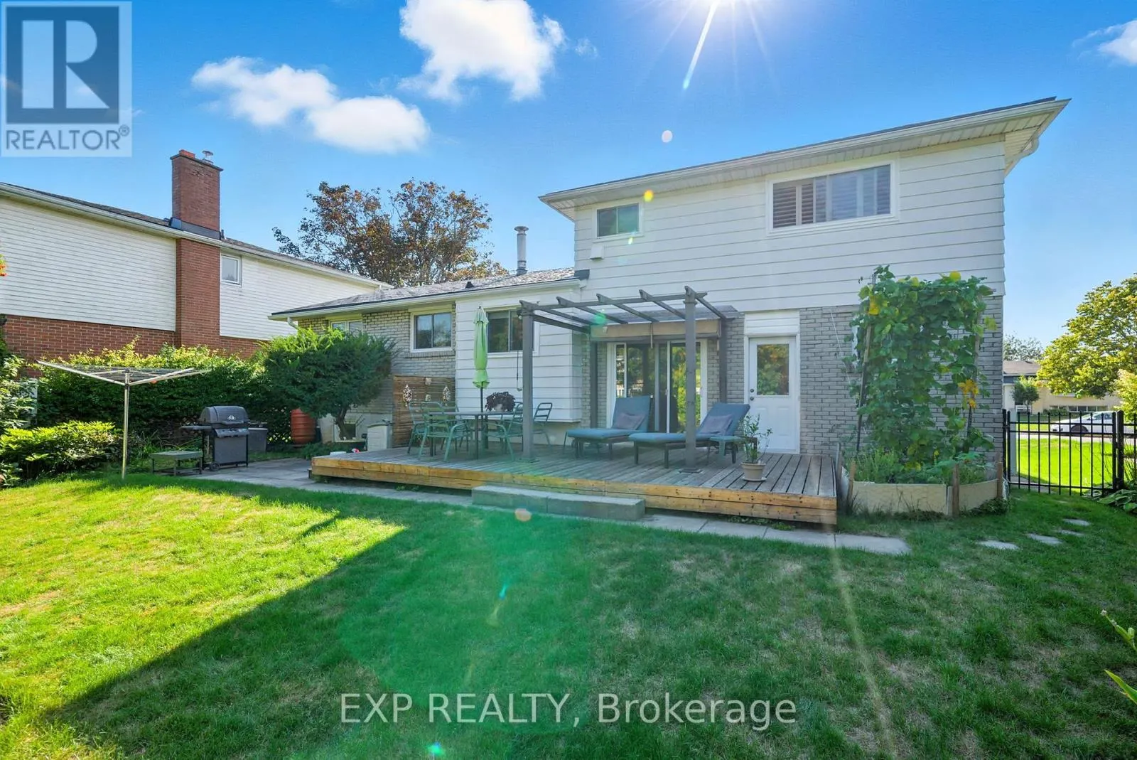 52 BAYVIEW CRESCENT