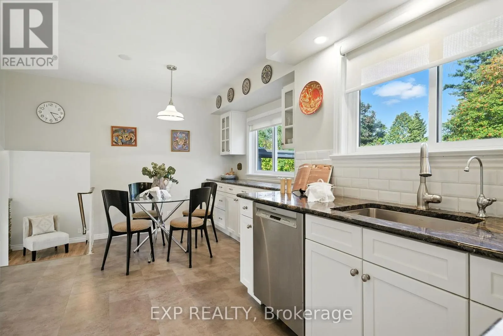 52 BAYVIEW CRESCENT