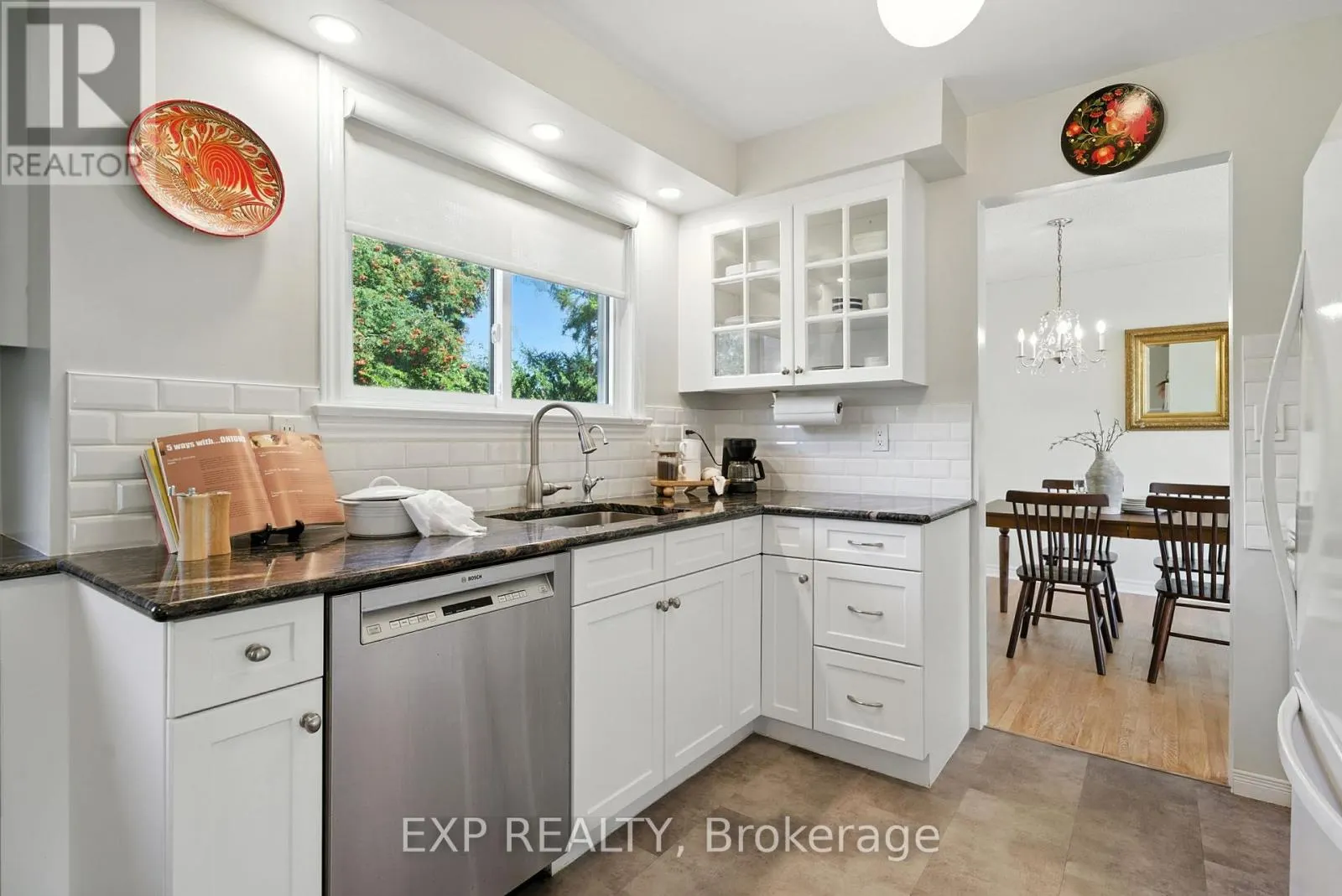 52 BAYVIEW CRESCENT