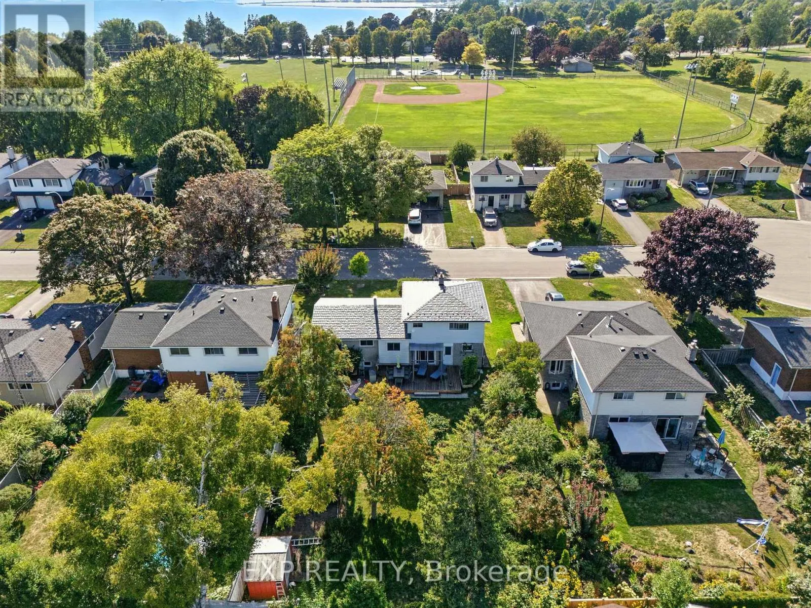 52 BAYVIEW CRESCENT