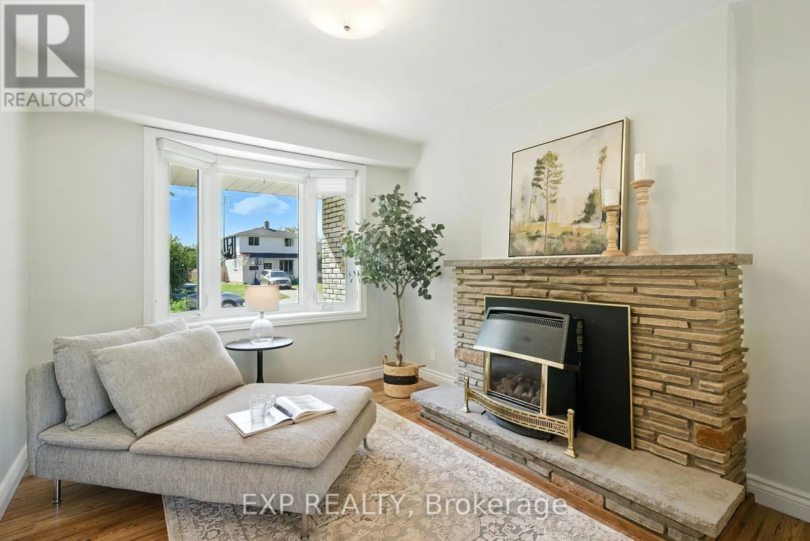 52 BAYVIEW CRESCENT