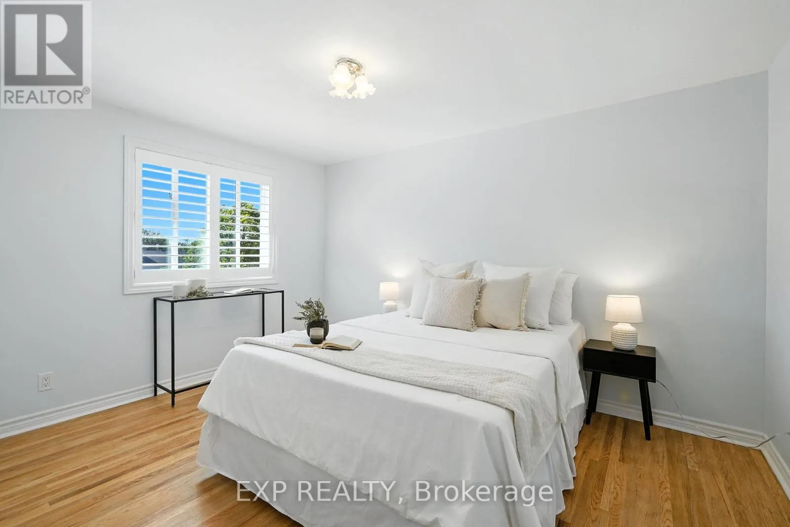 52 BAYVIEW CRESCENT