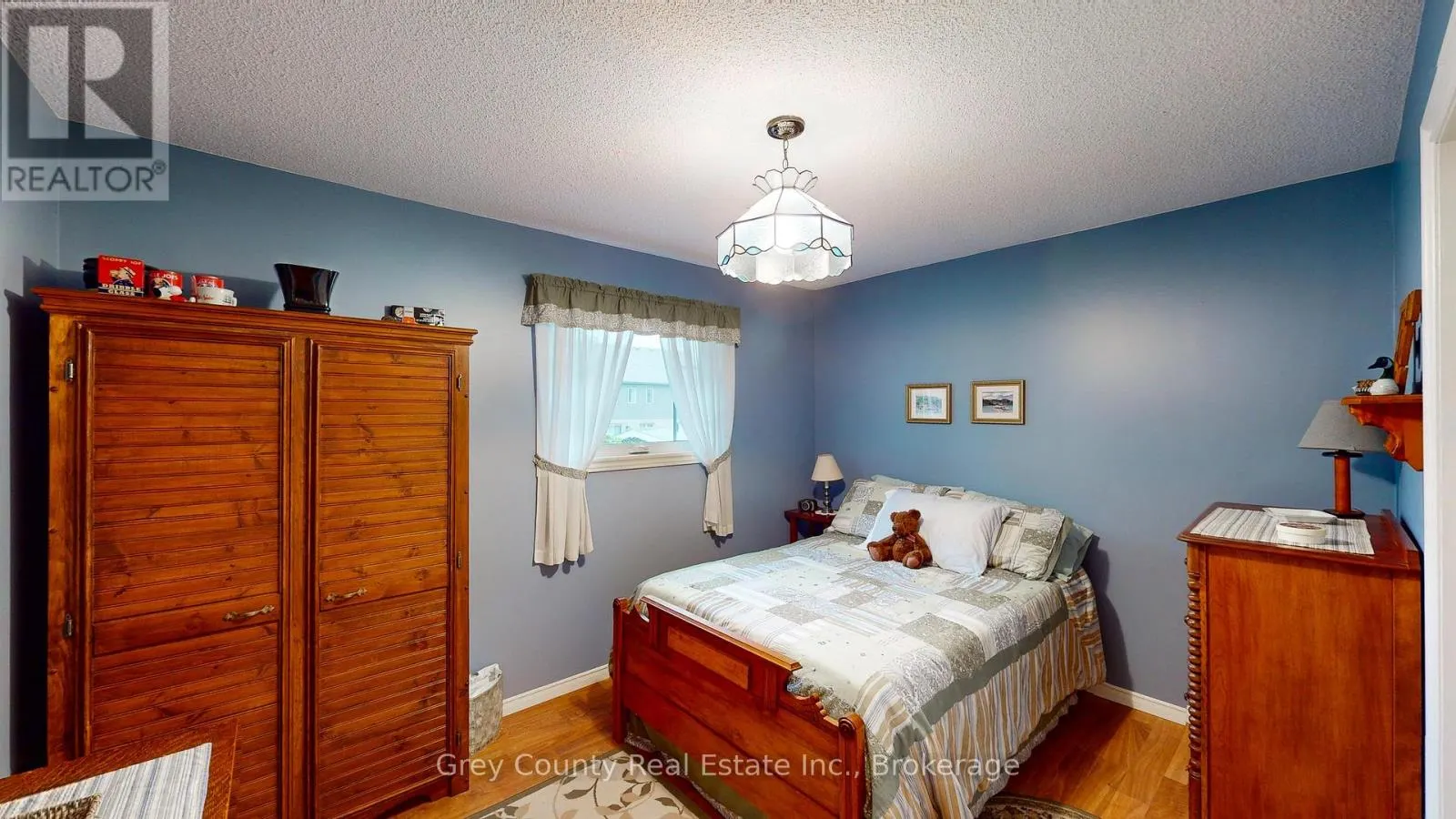 63 GRAYVIEW DRIVE