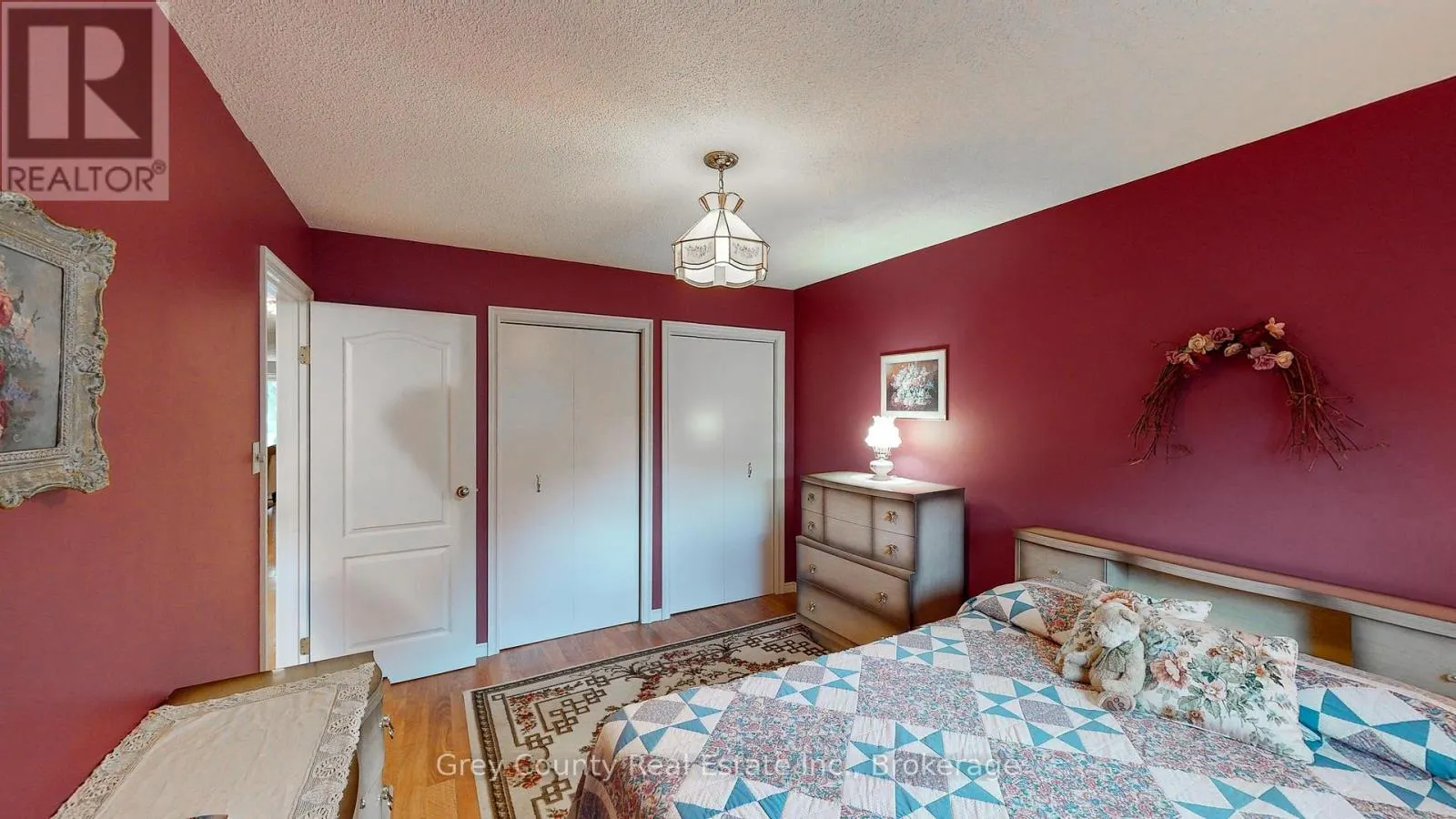 63 GRAYVIEW DRIVE