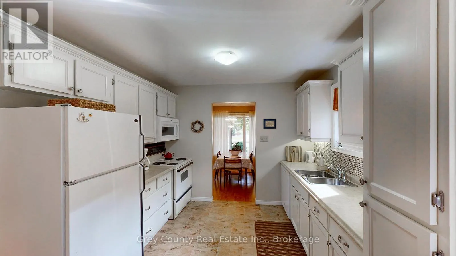 63 GRAYVIEW DRIVE