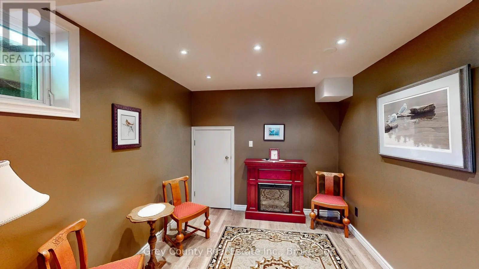 63 GRAYVIEW DRIVE