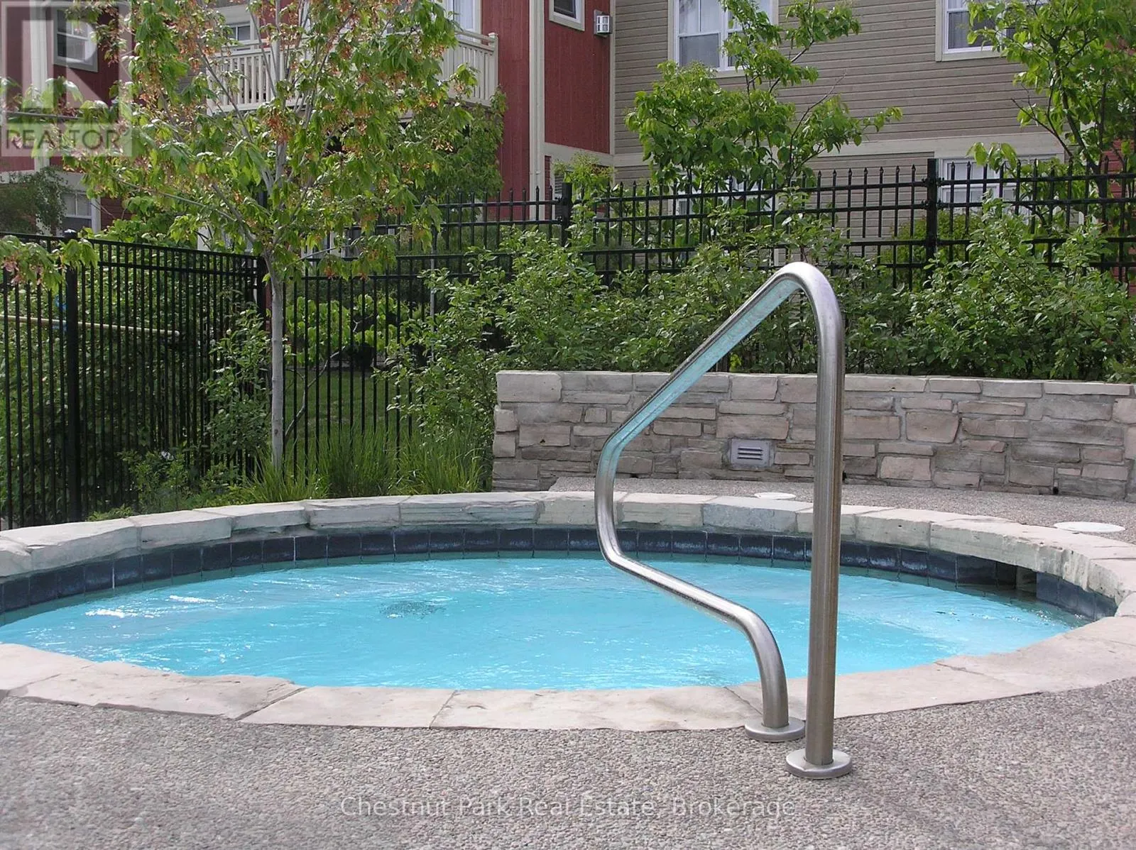 225 - 125 FAIRWAY COURT, #225