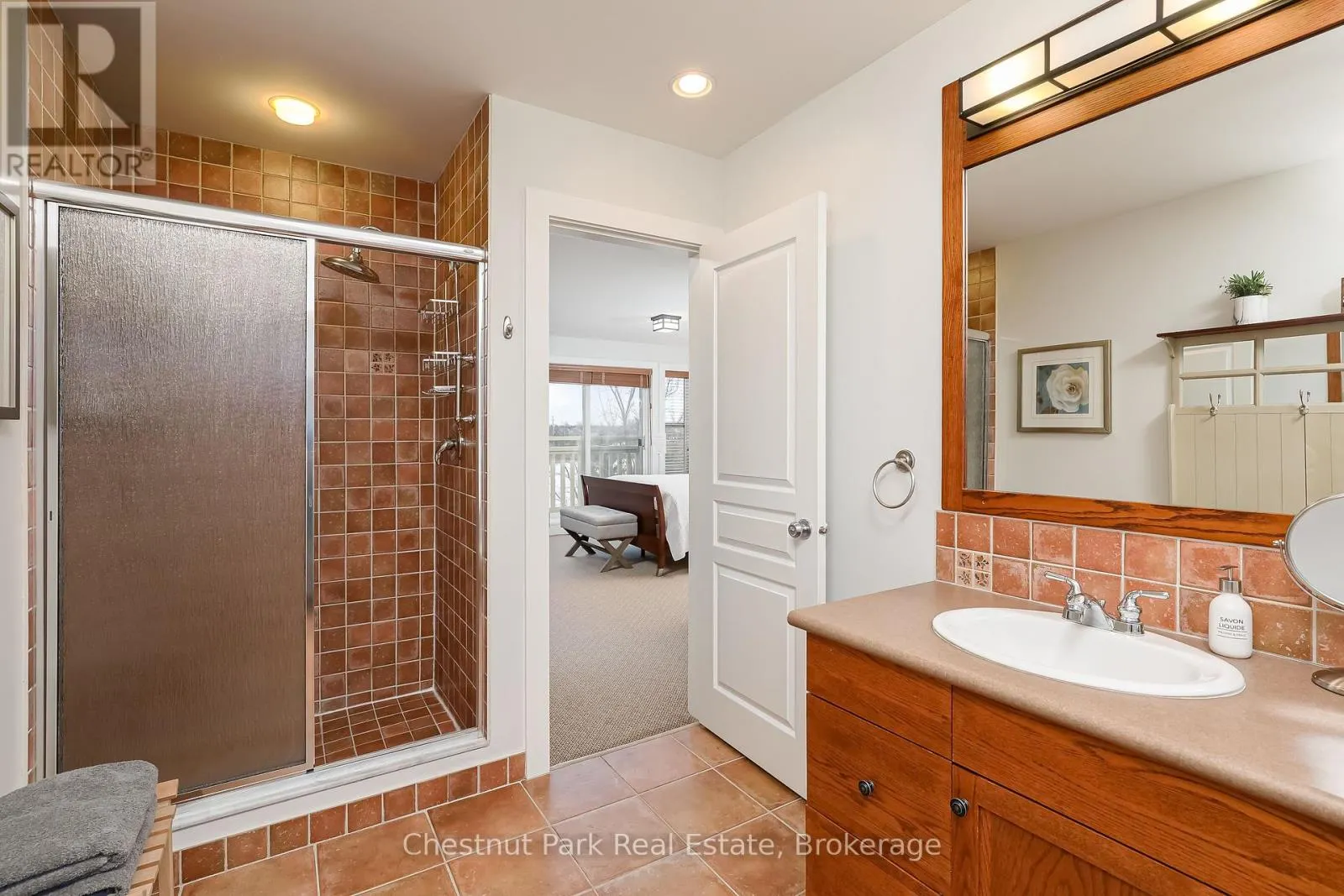225 - 125 FAIRWAY COURT, #225