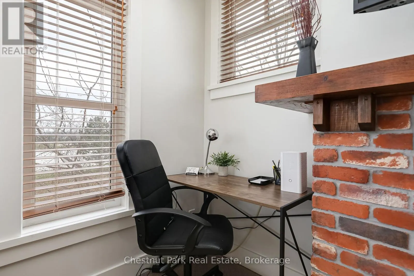 225 - 125 FAIRWAY COURT, #225
