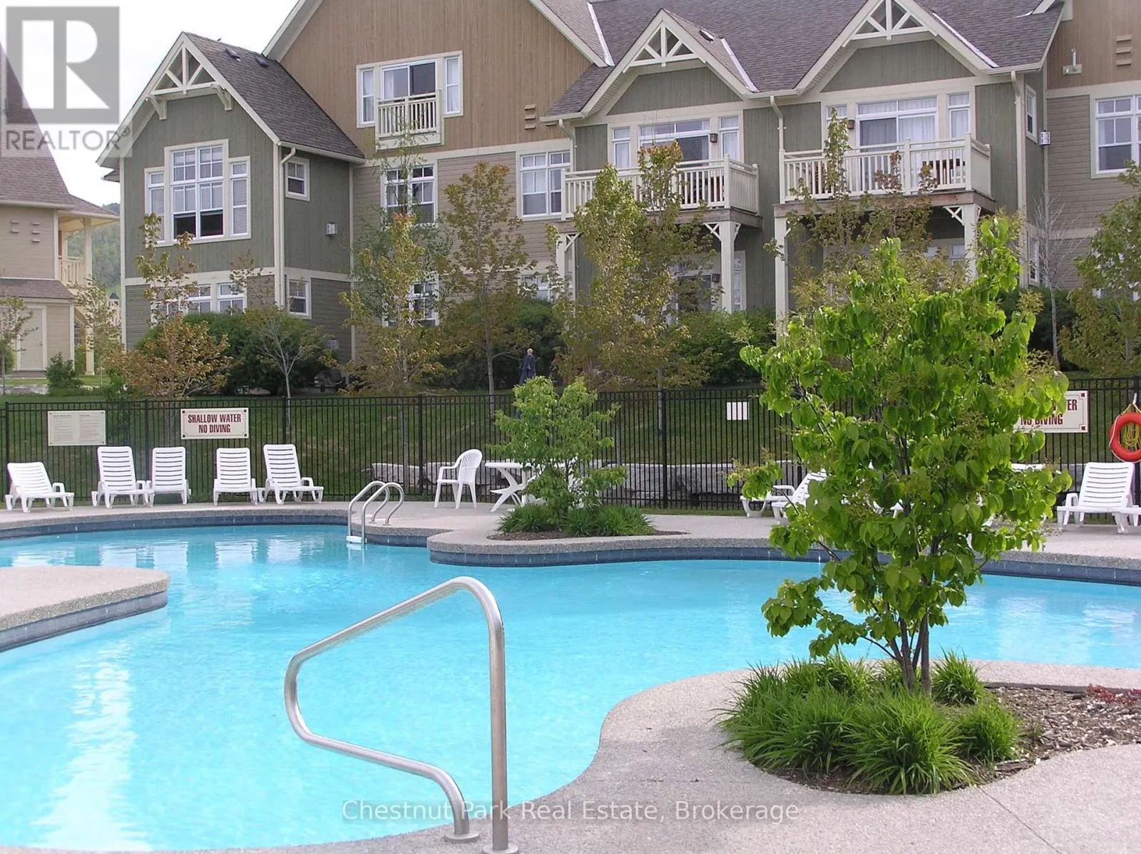 225 - 125 FAIRWAY COURT, #225
