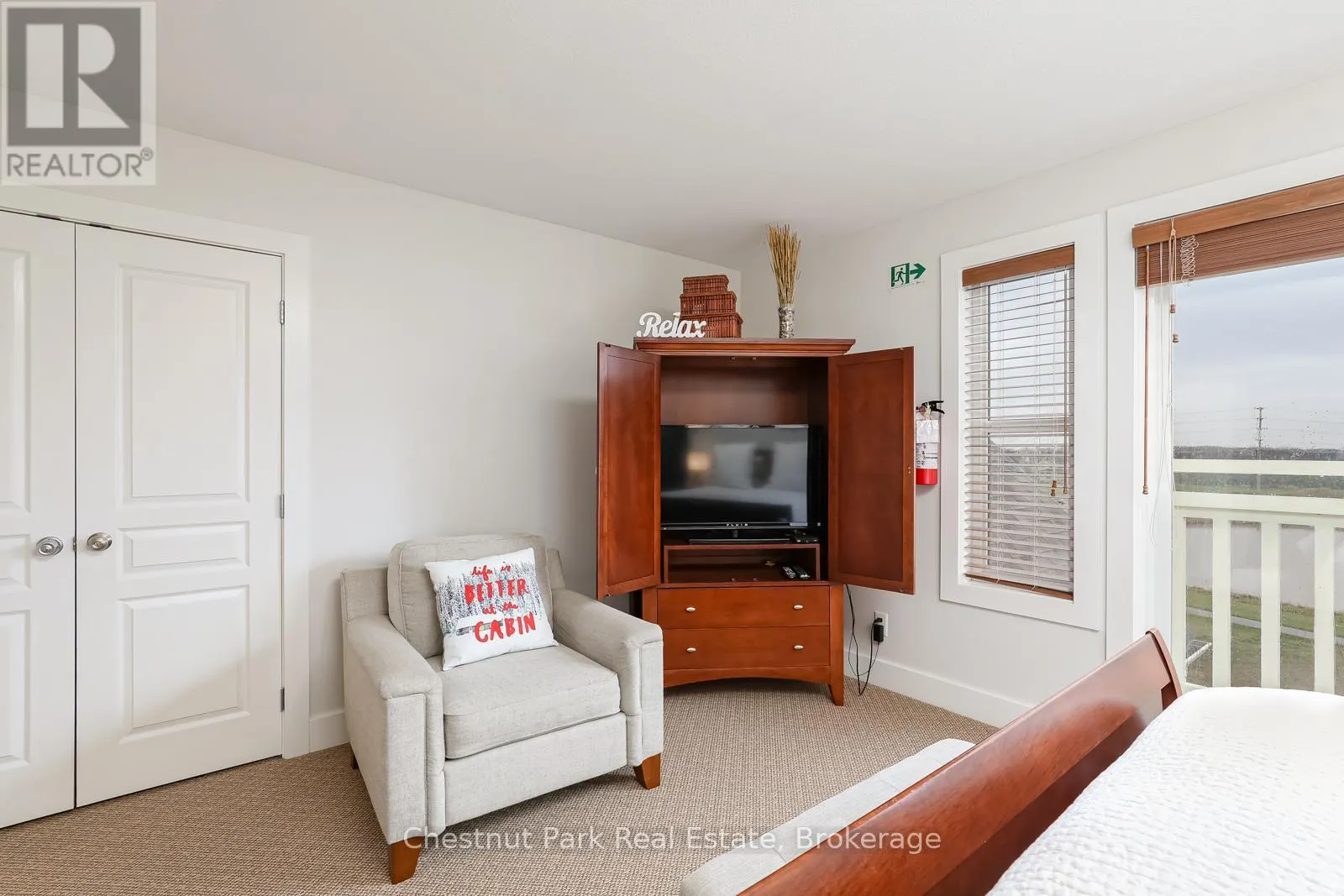 225 - 125 FAIRWAY COURT, #225
