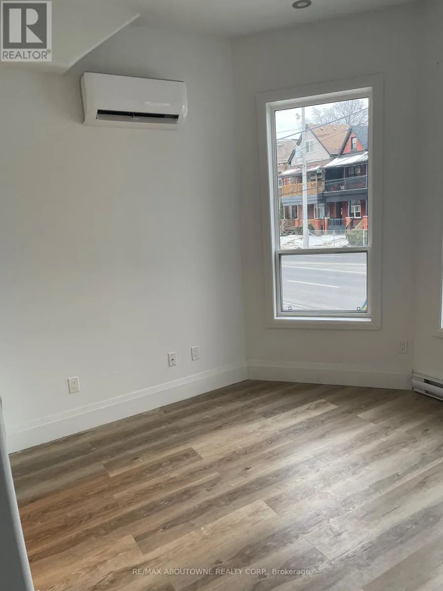 101 - 66 WELLINGTON STREET S