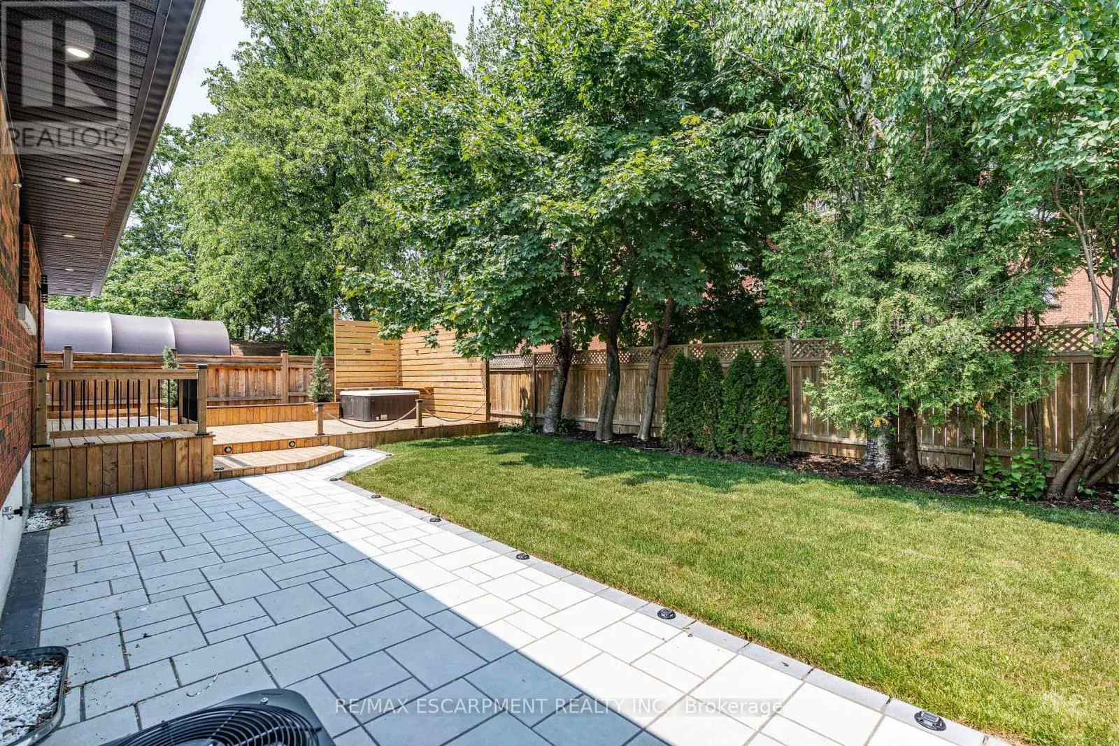 15 HARDALE CRESCENT