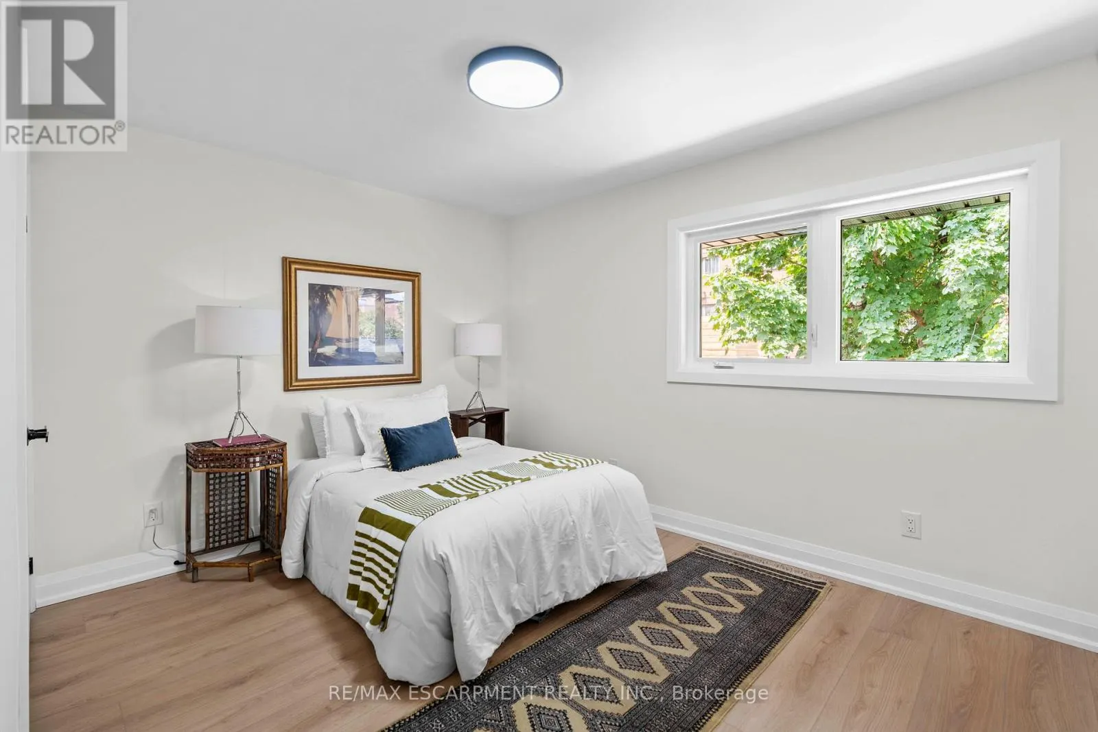 15 HARDALE CRESCENT