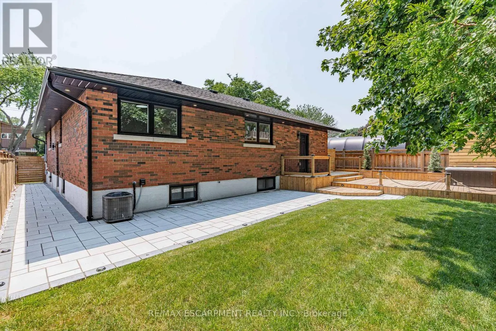 15 HARDALE CRESCENT