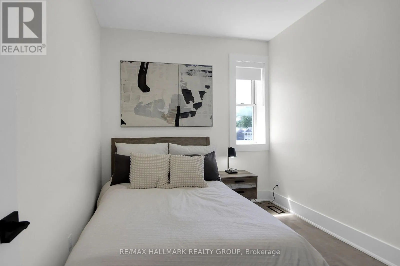 2ND FLOOR - 128 PRESCOTT STREET