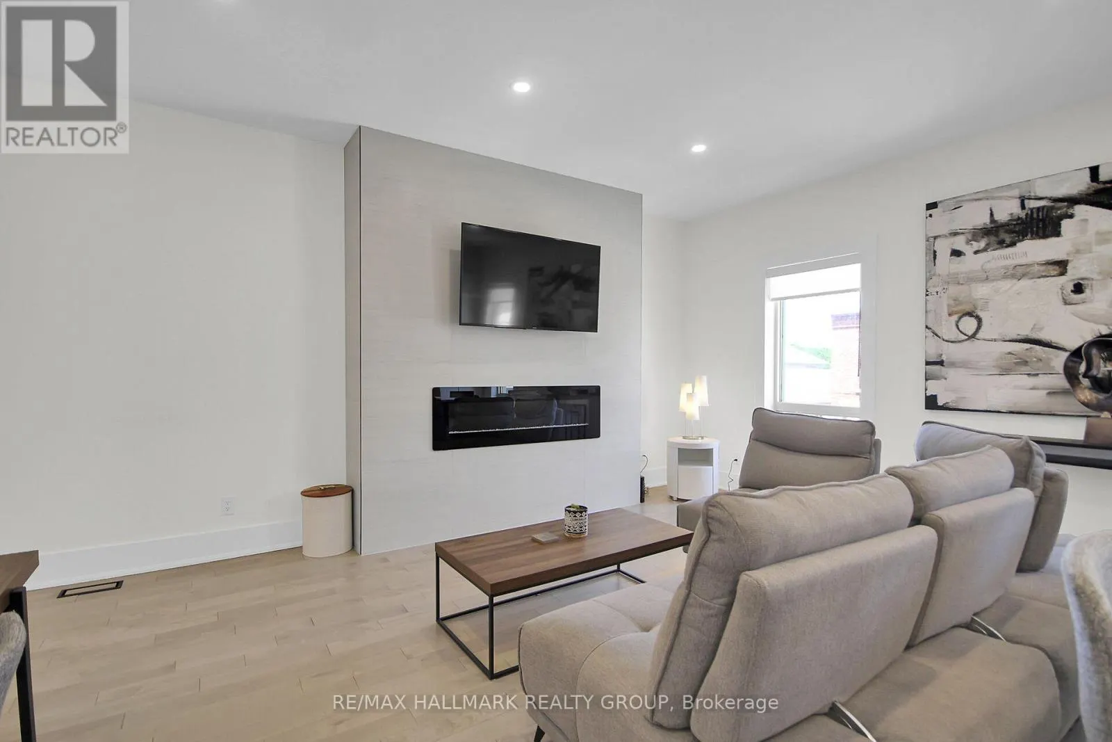2ND FLOOR - 128 PRESCOTT STREET