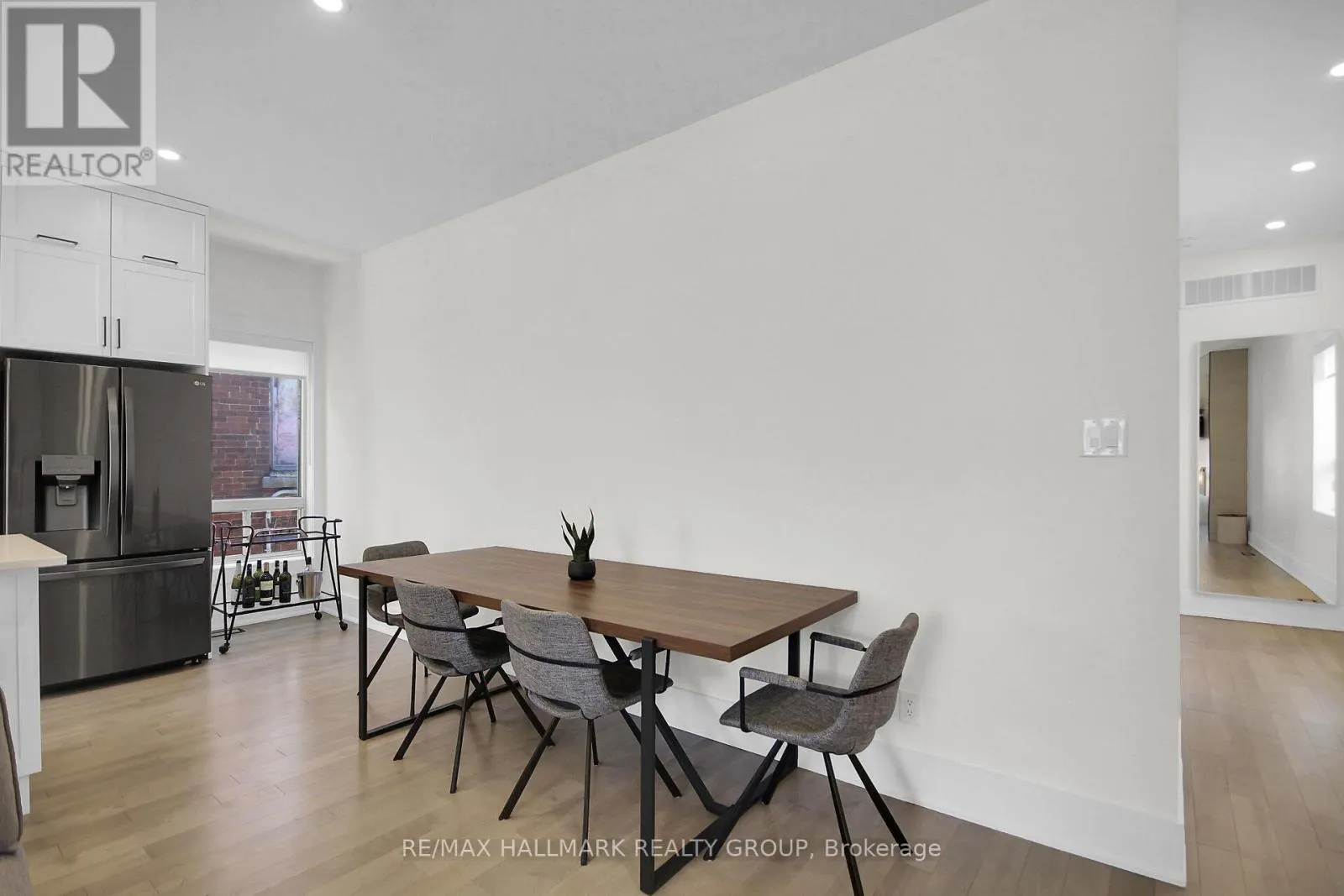 2ND FLOOR - 128 PRESCOTT STREET