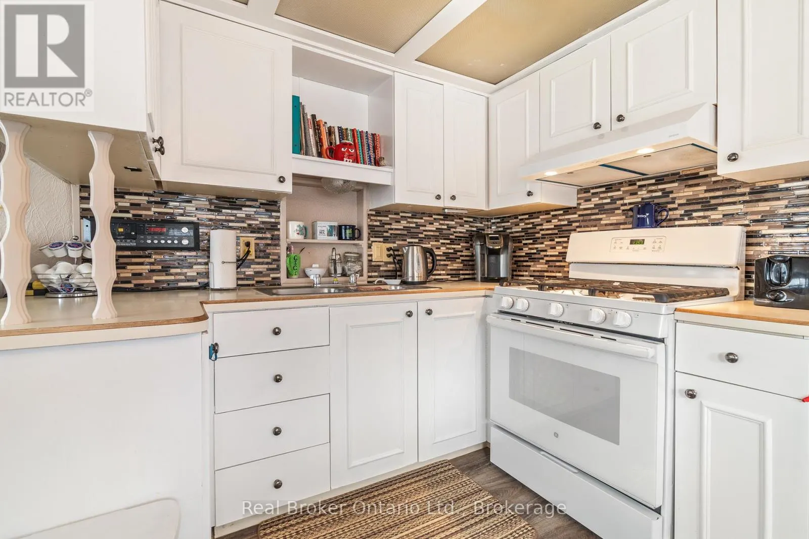 524 POPLAR PLACE