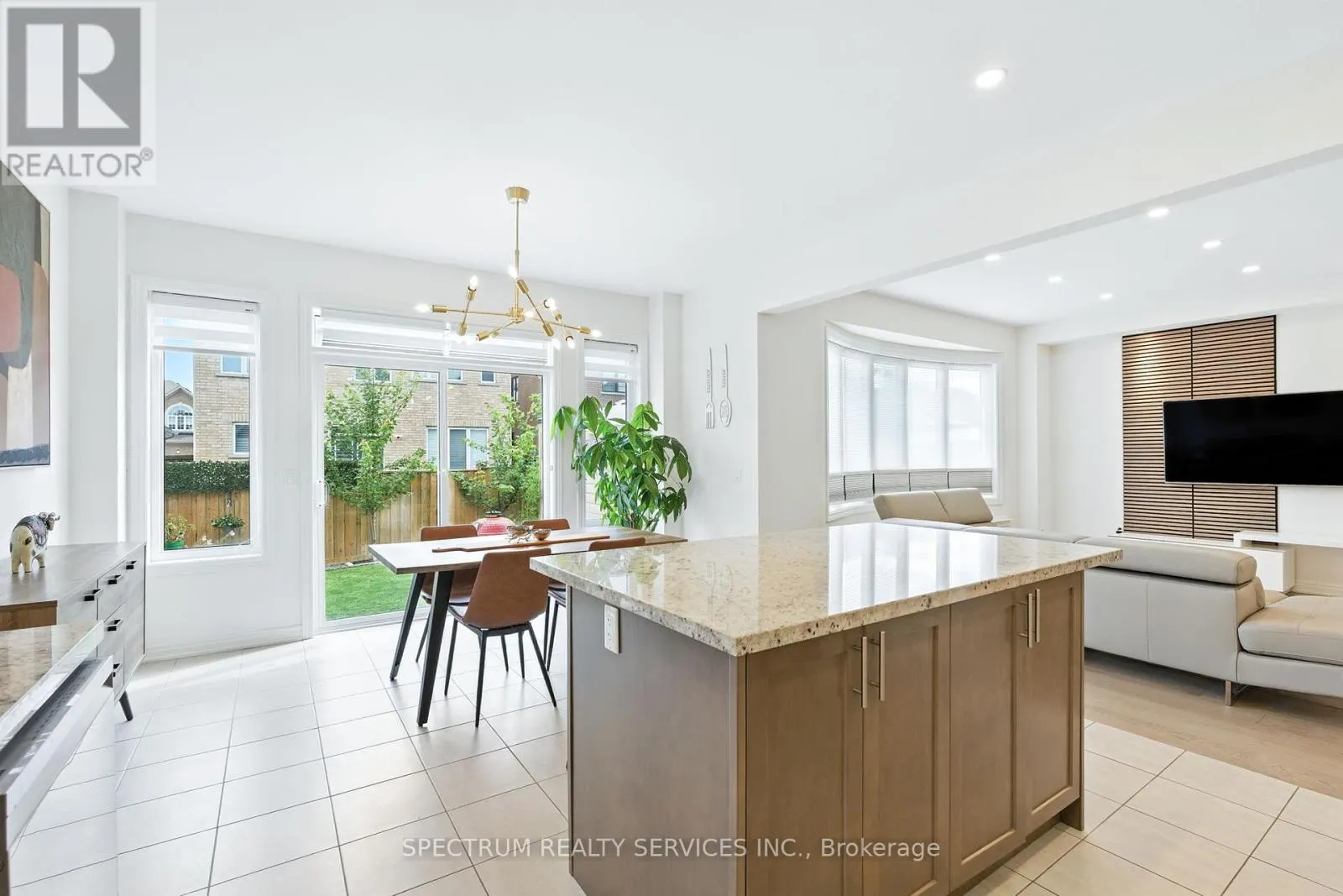154 WHITTINGTON DRIVE