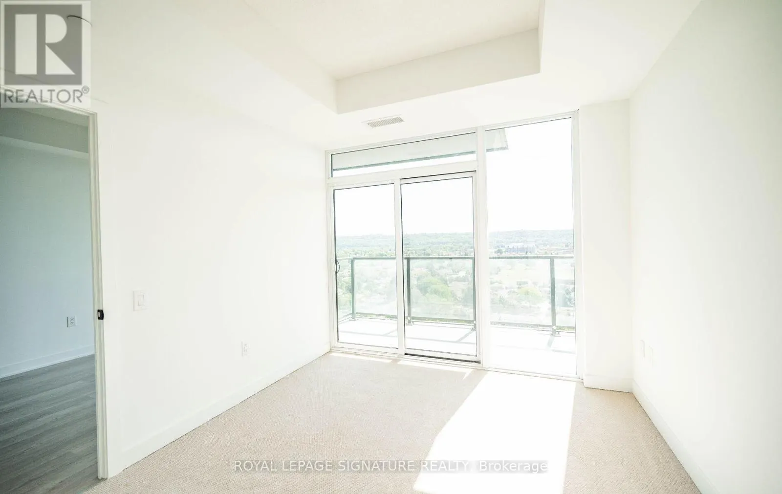1419 - 2782 BARTON STREET E
