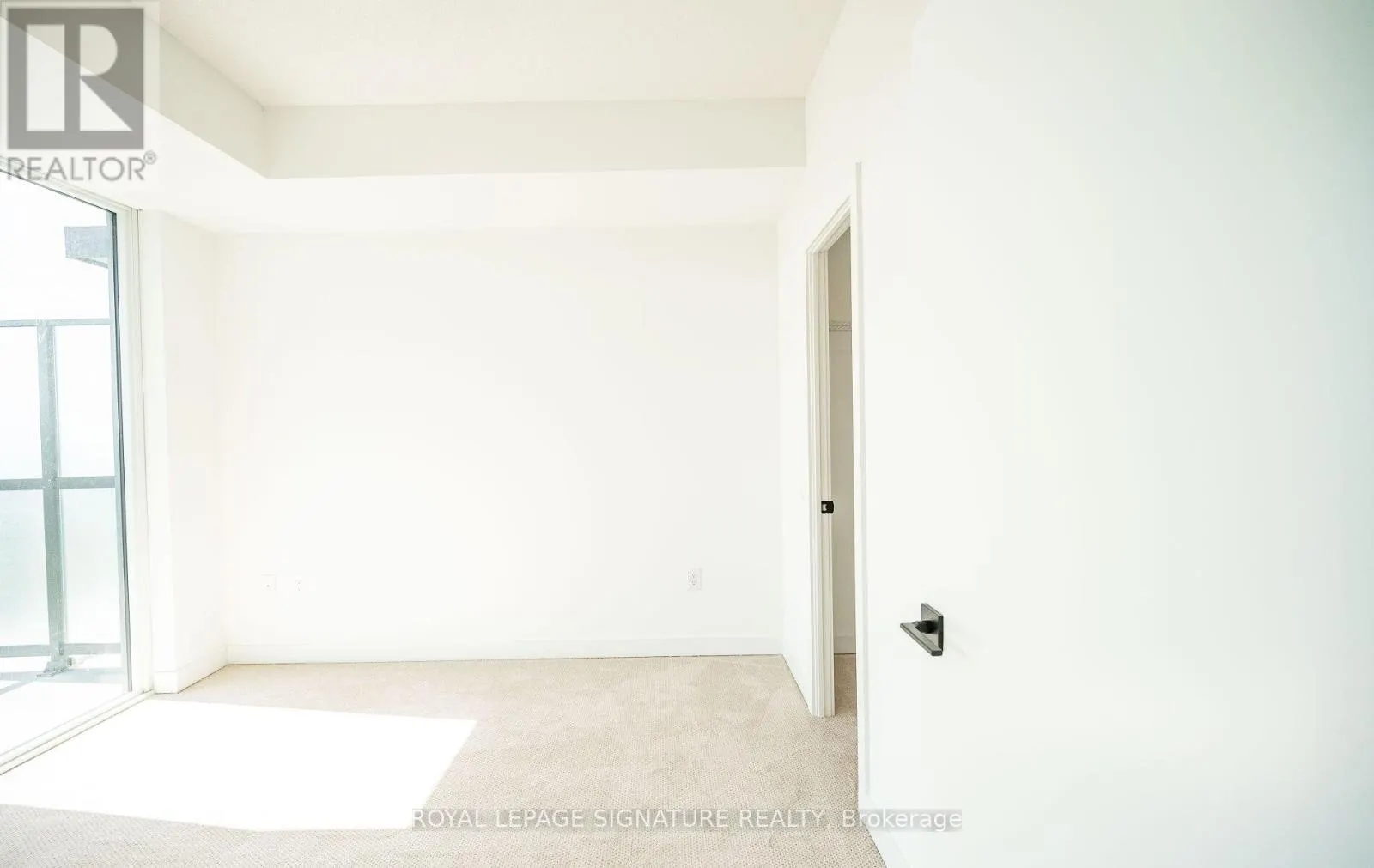 1419 - 2782 BARTON STREET E