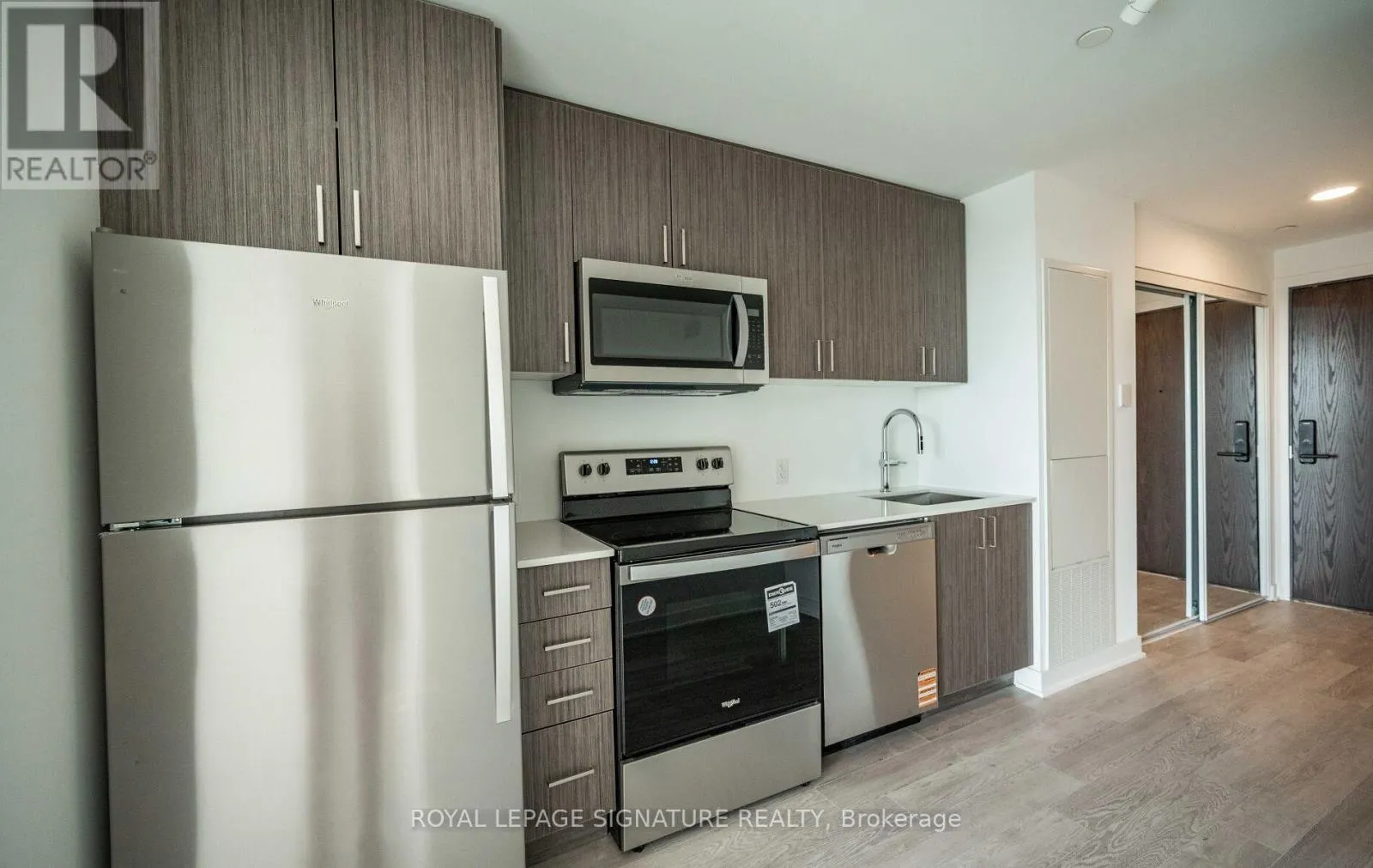 1419 - 2782 BARTON STREET E