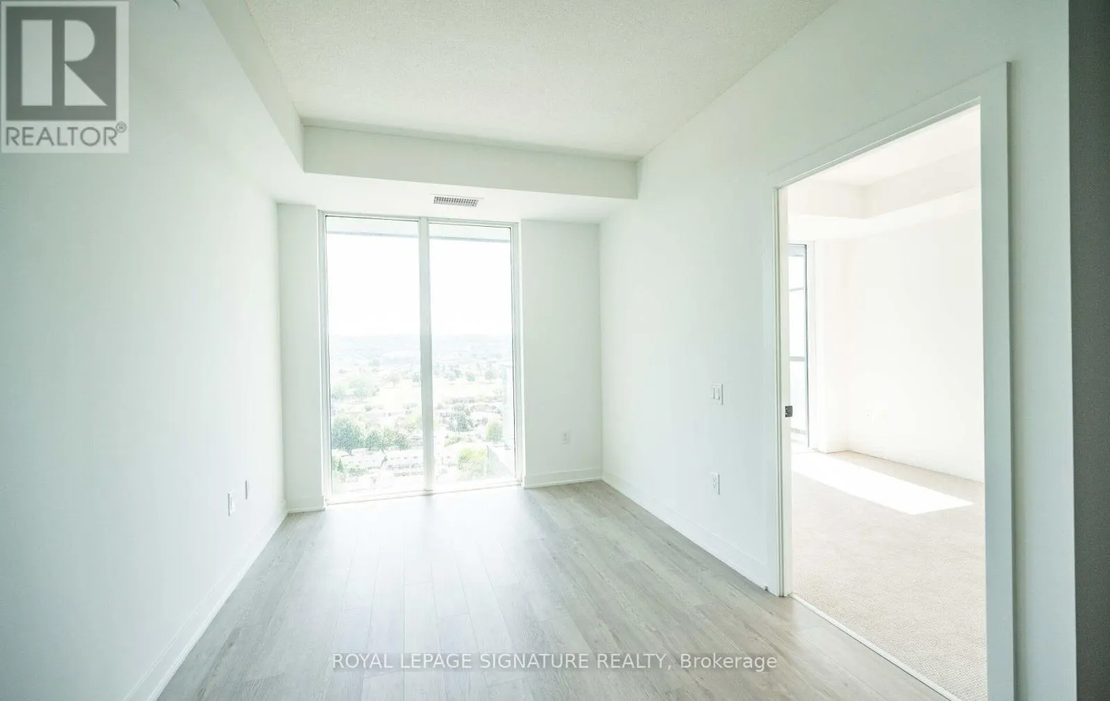 1419 - 2782 BARTON STREET E