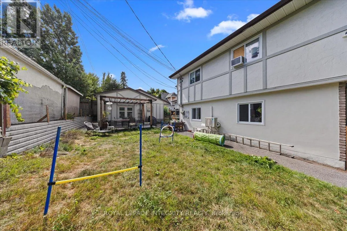 301 ZEPHYR AVENUE
