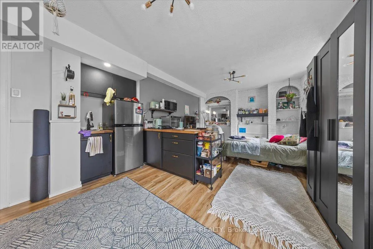 301 ZEPHYR AVENUE